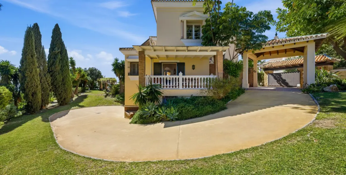 Venta de villa independiente en Estepona 72