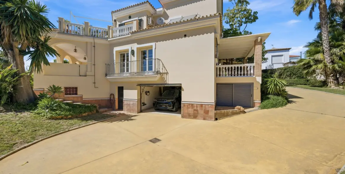 Venta de villa independiente en Estepona 73