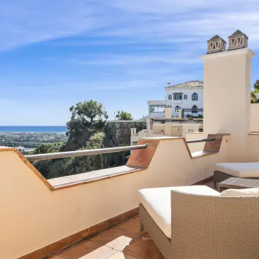 Venta de ático dúplex en Benahavís