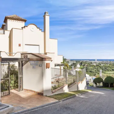 Venta de ático dúplex en Benahavís