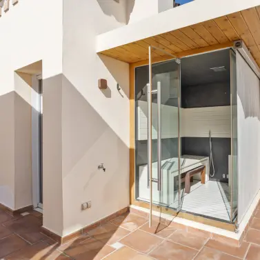 Venta de ático dúplex en Benahavís