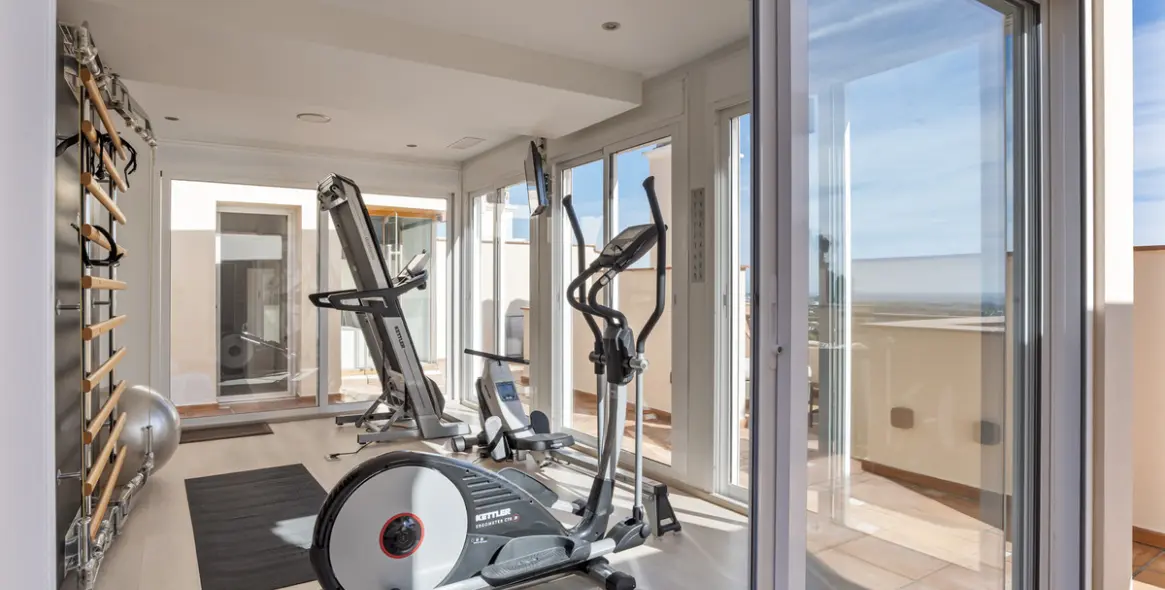 Venta de ático dúplex en Benahavís 5