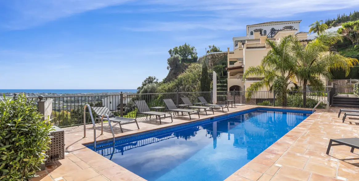 Venta de ático dúplex en Benahavís 7