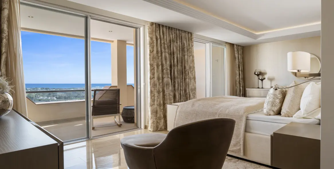 Venta de ático dúplex en Benahavís 9