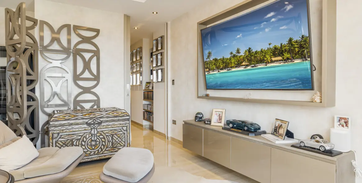 Venta de ático dúplex en Benahavís 16