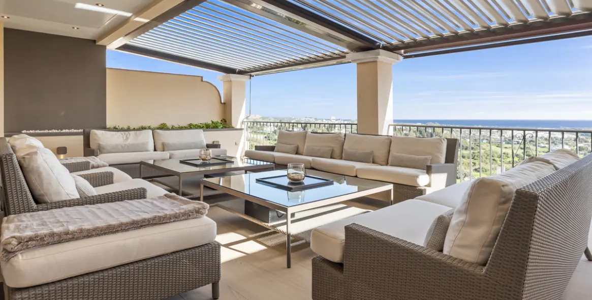 Venta de ático dúplex en Benahavís 21