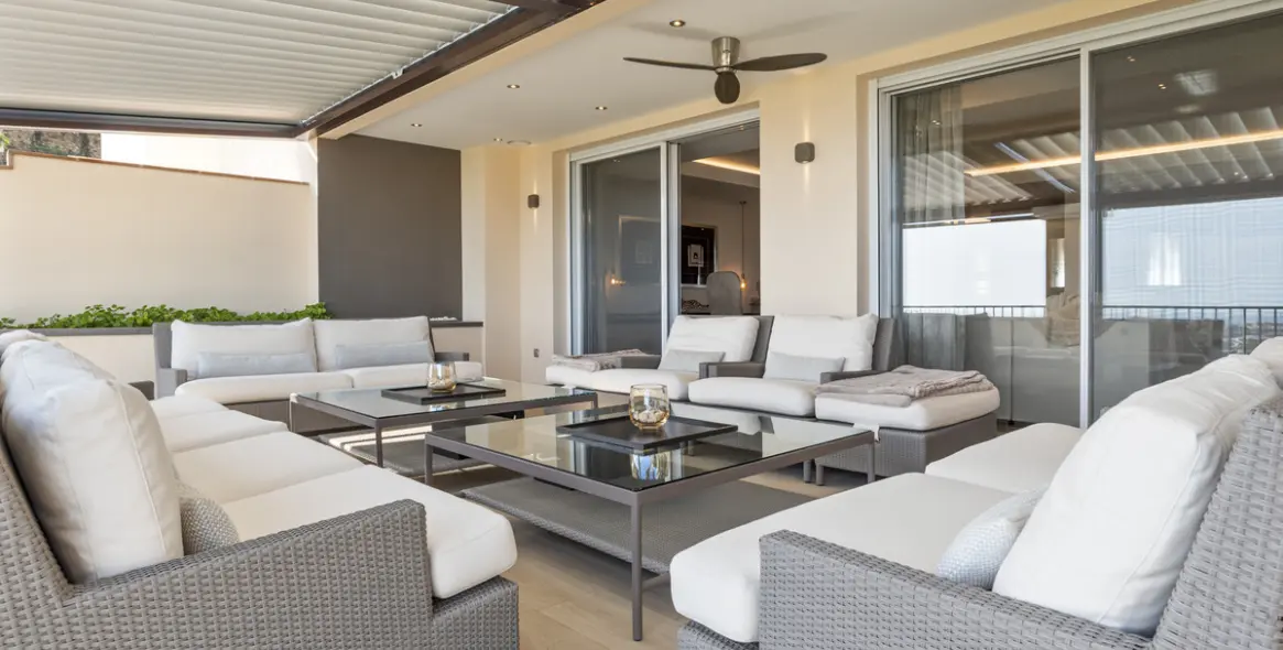 Venta de ático dúplex en Benahavís 22