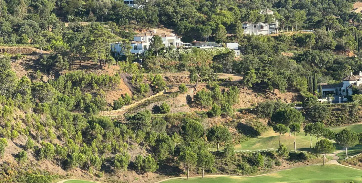 Venta de parcela residencial en La Zagaleta 40