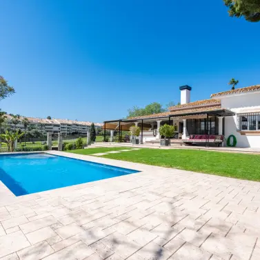 Venta de villa independiente en San Pedro de Alcántara