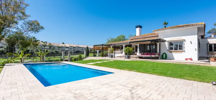 Venta de villa independiente en San Pedro de Alcántara 3