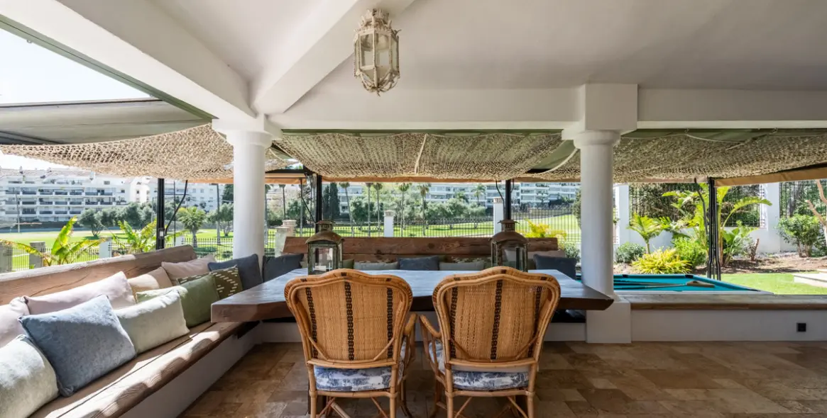 Venta de villa independiente en San Pedro de Alcántara 12