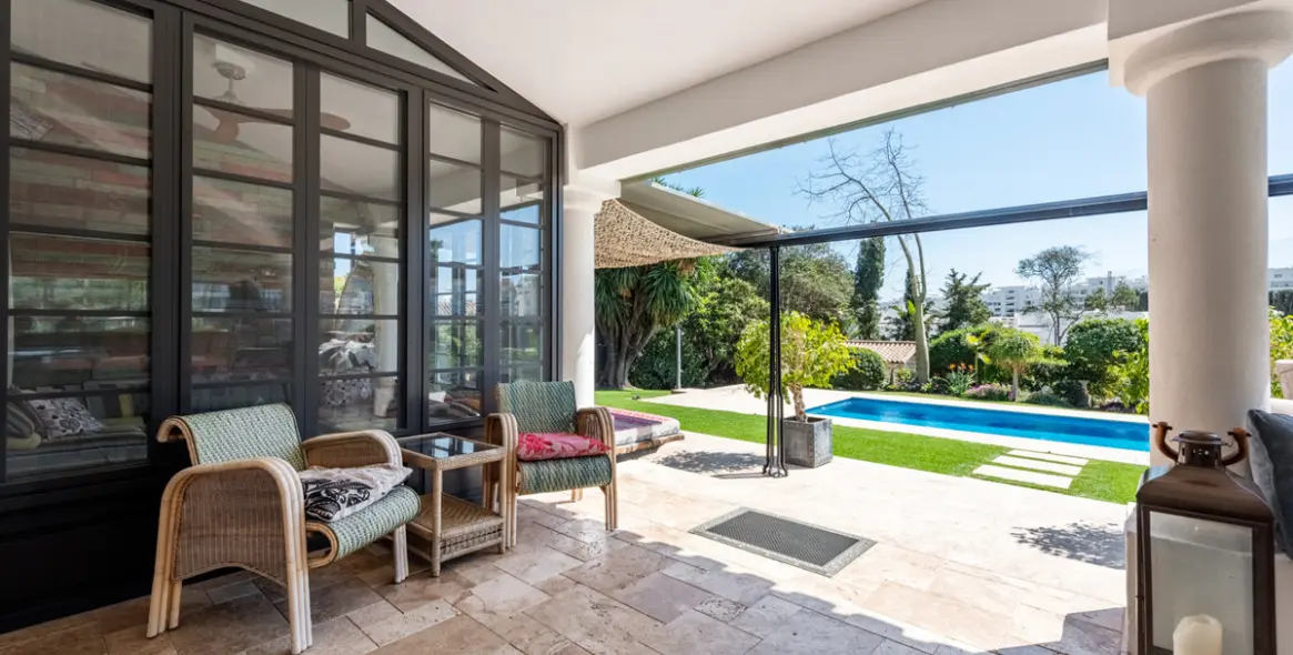 Venta de villa independiente en San Pedro de Alcántara 13