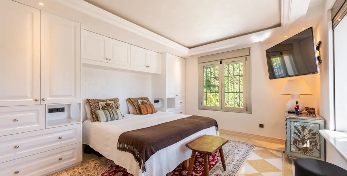 Venta de villa independiente en San Pedro de Alcántara 35