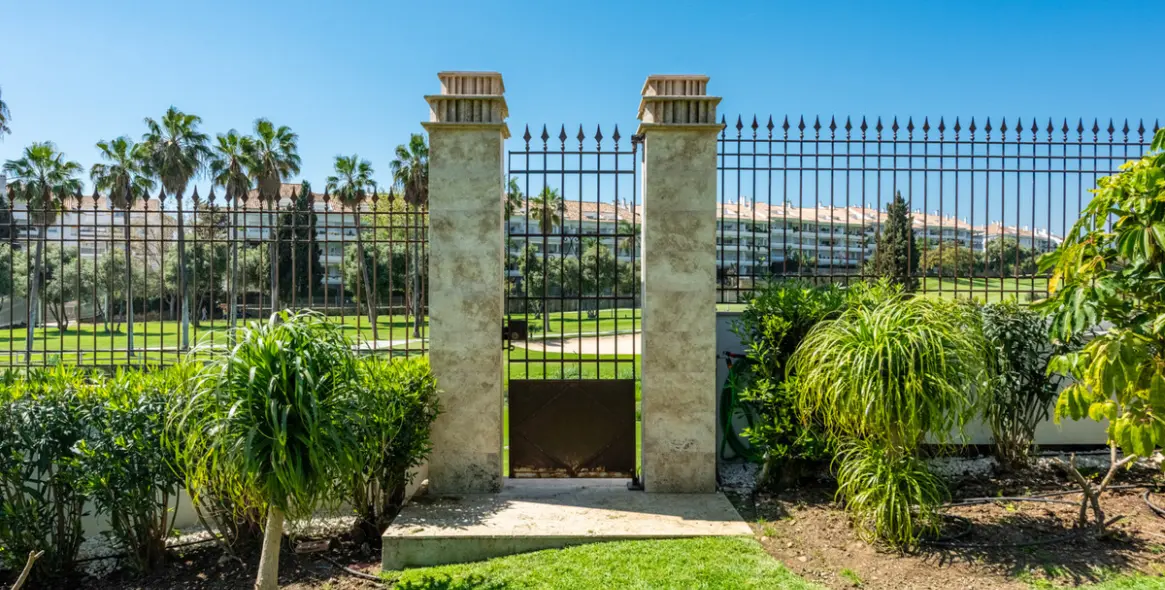 Venta de villa independiente en San Pedro de Alcántara 44