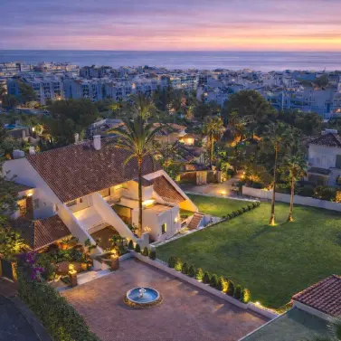 Venta de villa independiente en Puerto Banús