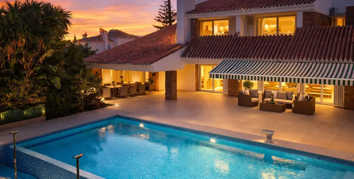 Venta de villa independiente en Puerto Banús 2