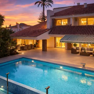 Venta de villa independiente en Puerto Banús