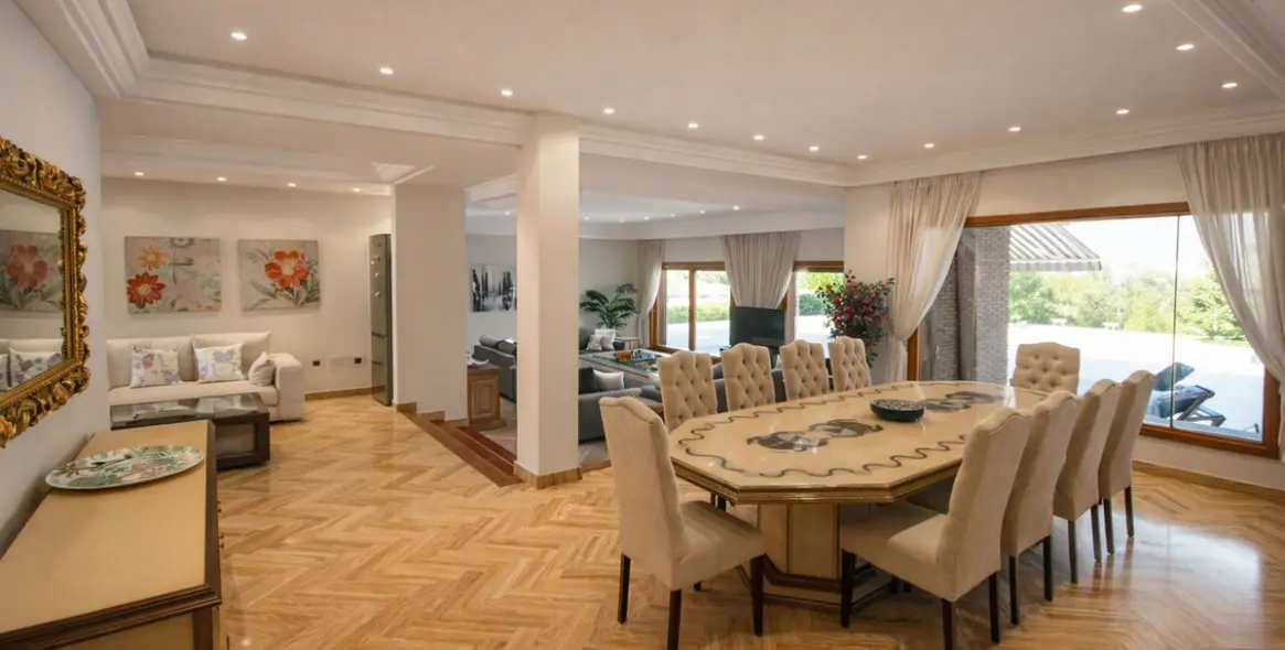 Venta de villa independiente en Puerto Banús 3