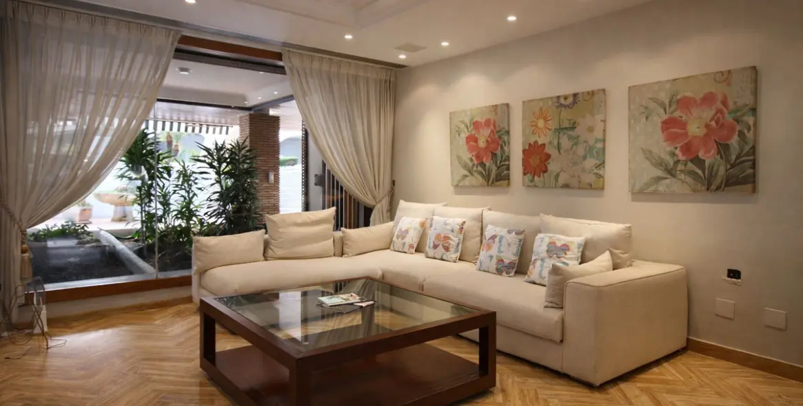 Venta de villa independiente en Puerto Banús 11