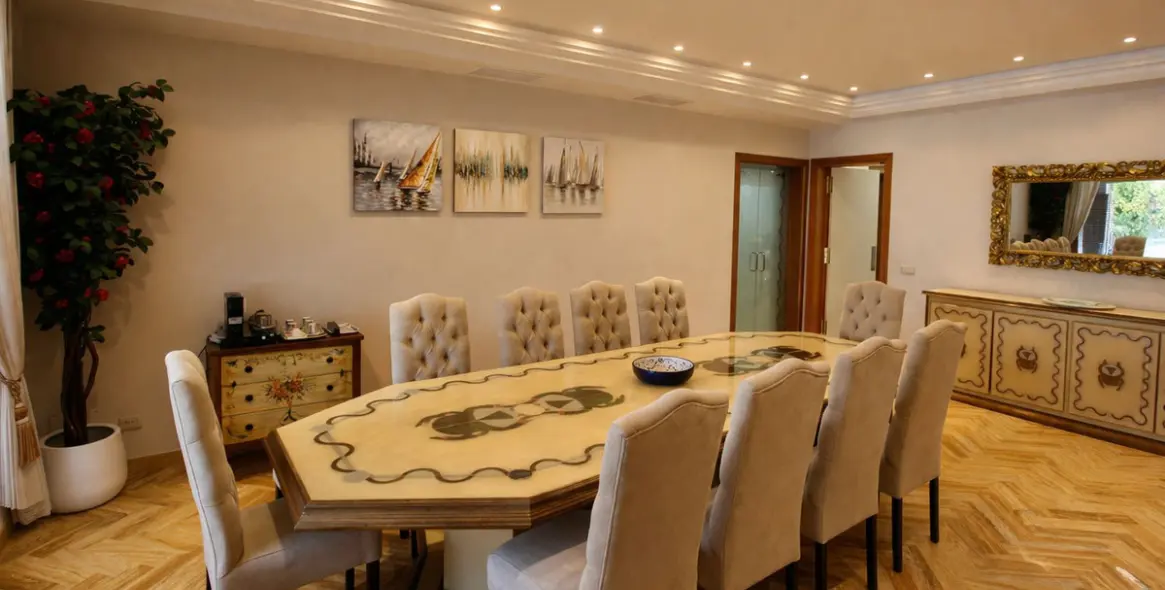 Venta de villa independiente en Puerto Banús 13