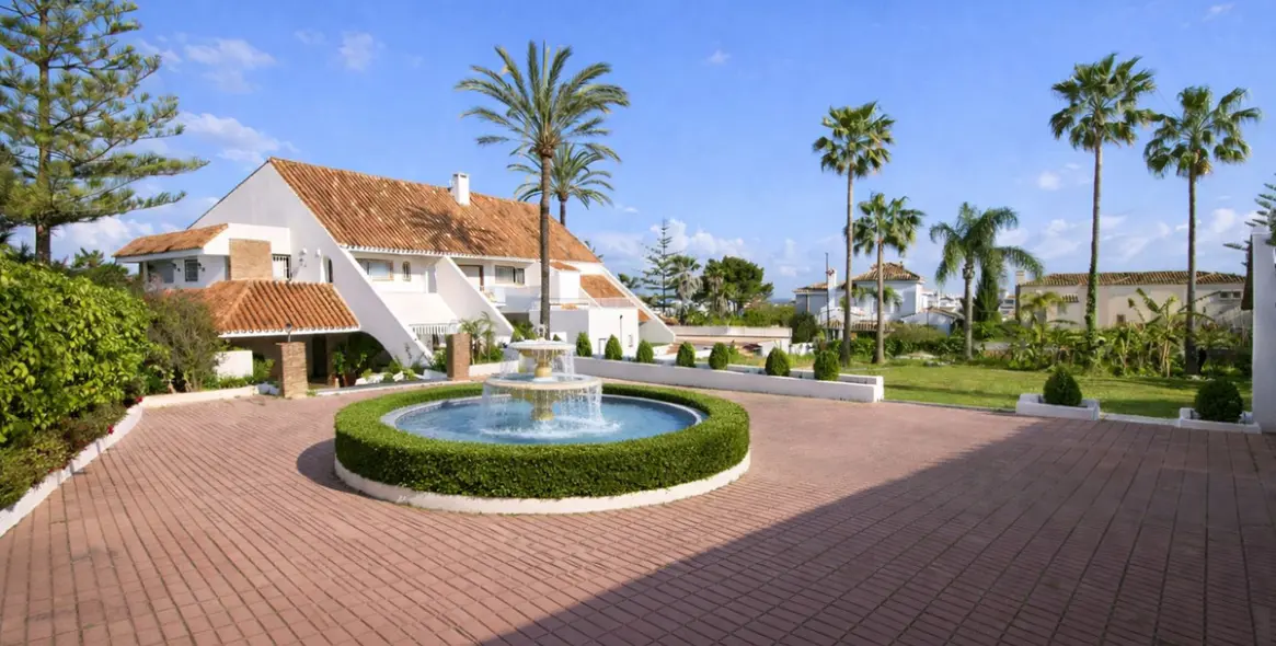 Venta de villa independiente en Puerto Banús 29
