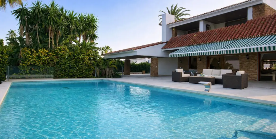 Venta de villa independiente en Puerto Banús 32