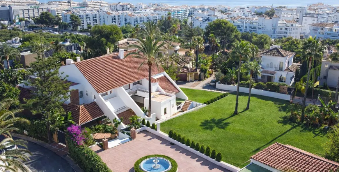Venta de villa independiente en Puerto Banús 40