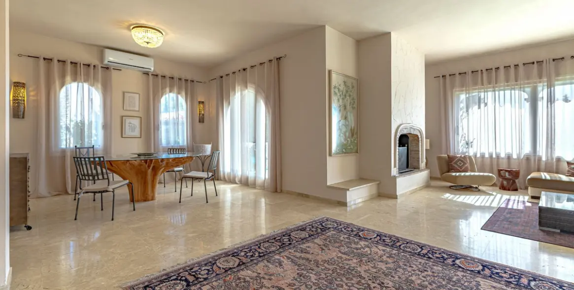 Долгосрочная аренда дома на две семьи в Estepona 5