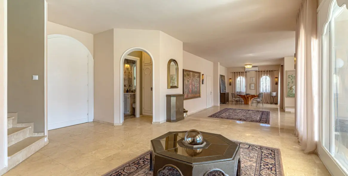 Долгосрочная аренда дома на две семьи в Estepona 8