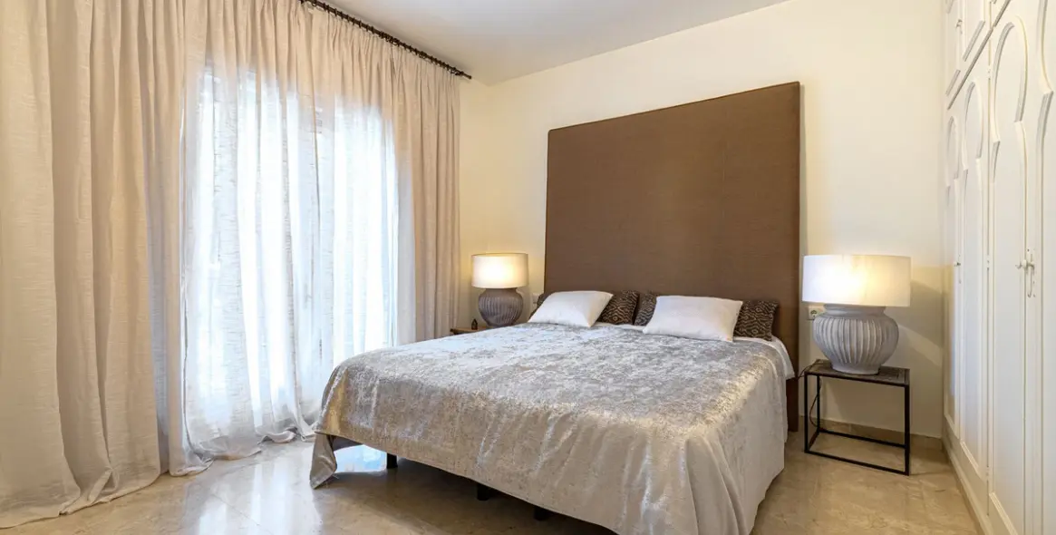 Долгосрочная аренда дома на две семьи в Estepona 11