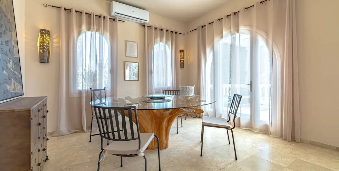 Долгосрочная аренда дома на две семьи в Estepona 21