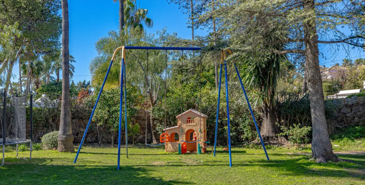 Долгосрочная аренда дома на две семьи в Estepona 29