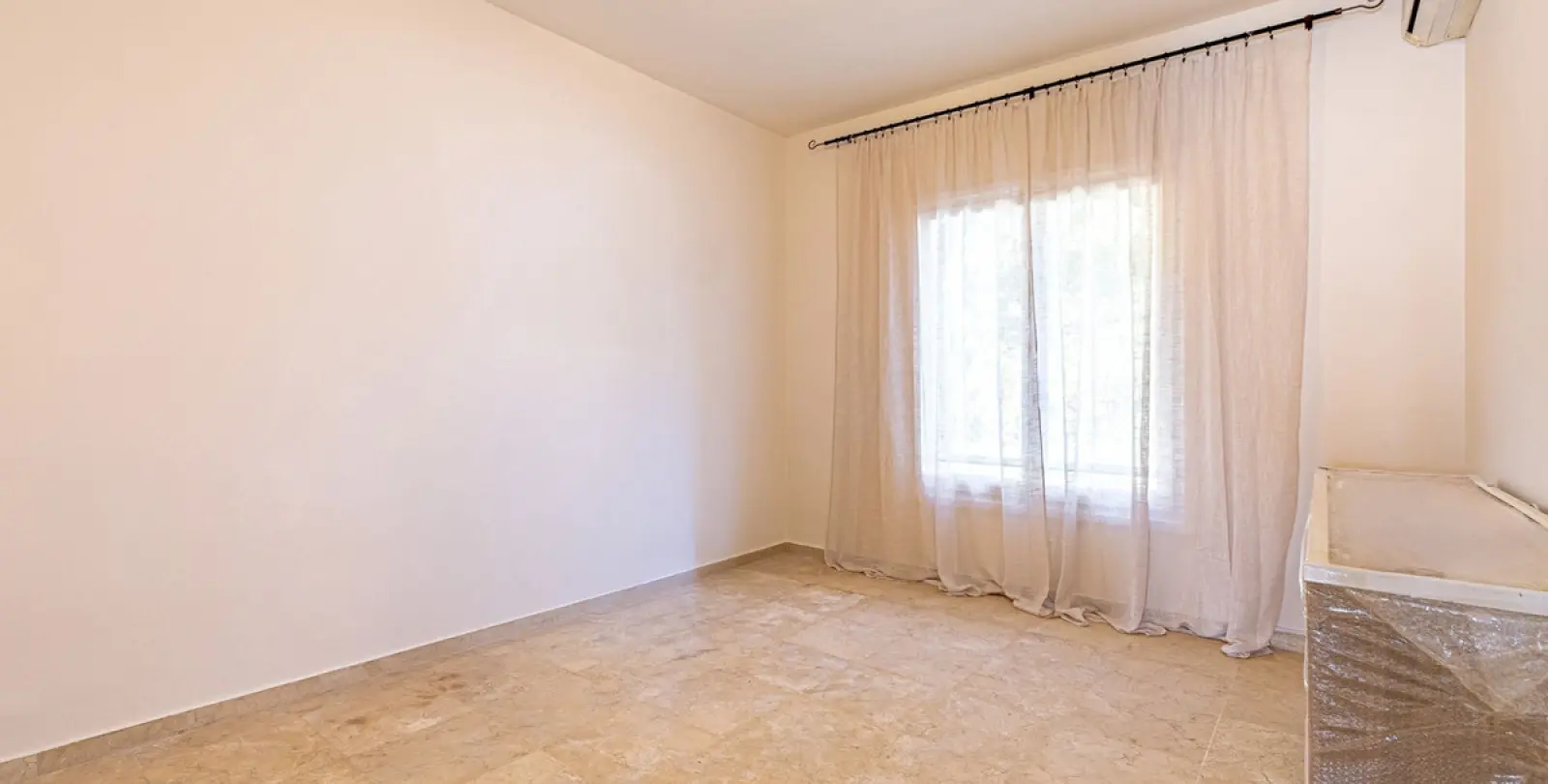 Alquiler a largo plazo de casa pareada en Estepona 25