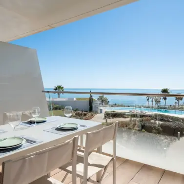 Venta de apartamento en planta media en Estepona