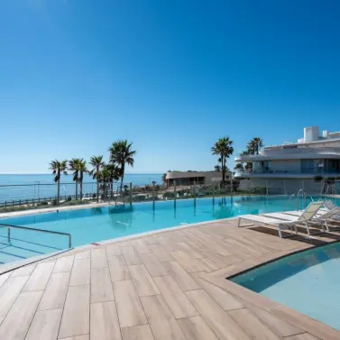 Venta de apartamento en planta media en Estepona