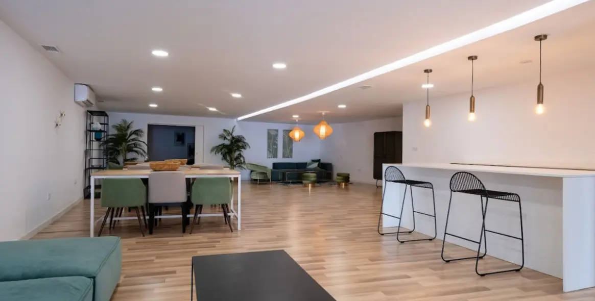 Venta de apartamento en planta media en Estepona 4