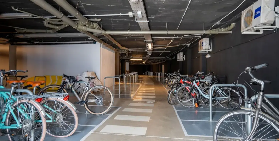 Venta de apartamento en planta media en Estepona 23