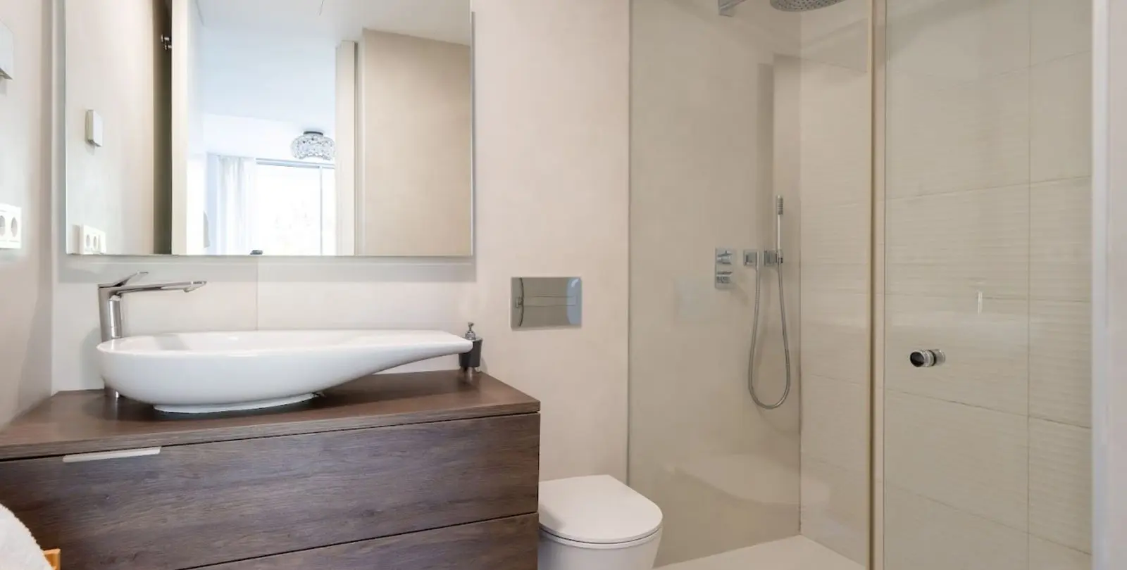 Venta de apartamento en planta media en Estepona 7