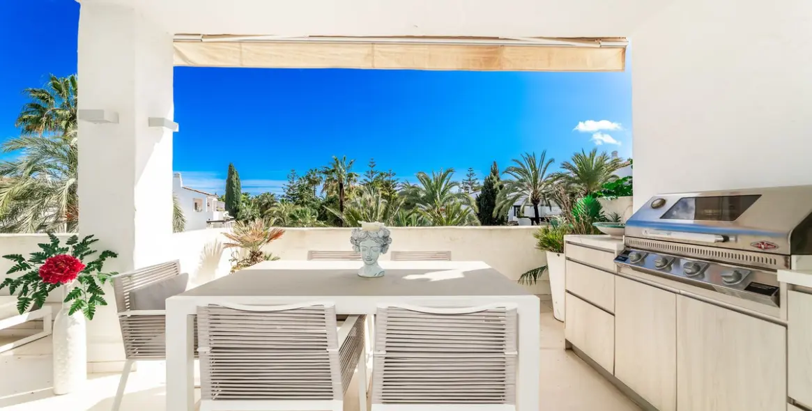 Venta de apartamento en planta media en The Golden Mile 3