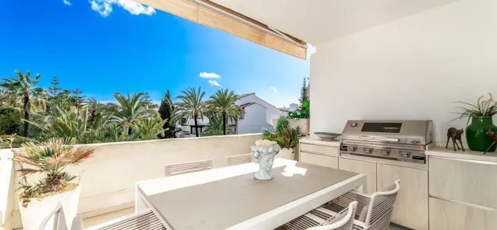 Venta de apartamento en planta media en The Golden Mile 3