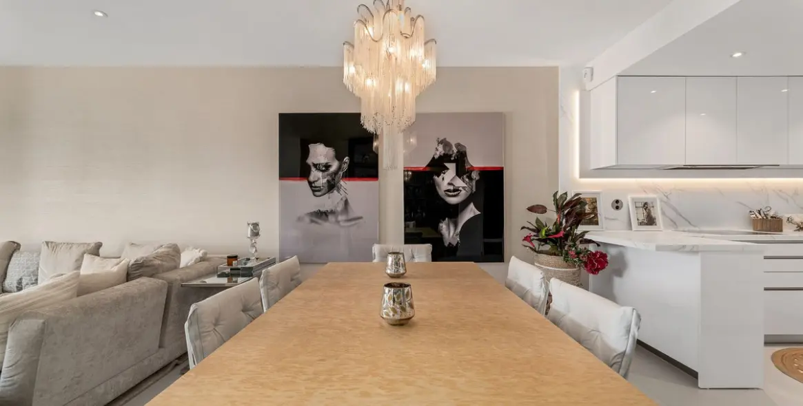 Venta de apartamento en planta media en The Golden Mile 10