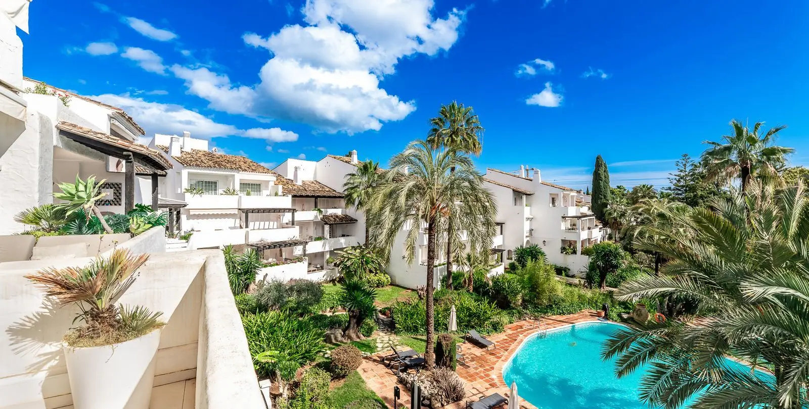 Venta de apartamento en planta media en The Golden Mile 2