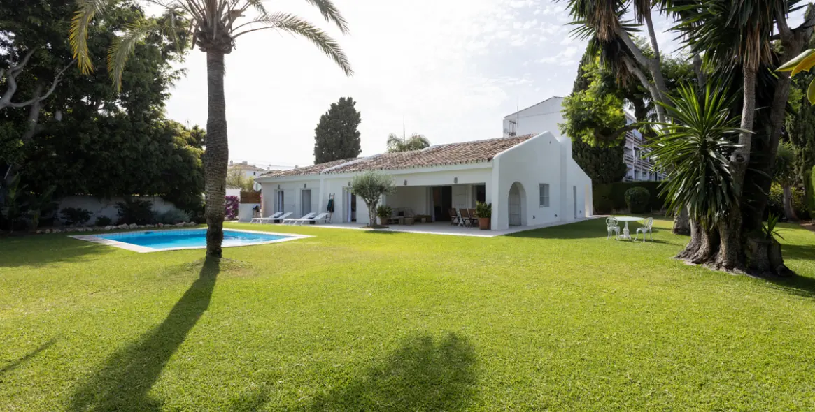 Alquiler a corto plazo de villa independiente en San Pedro de Alcántara 1