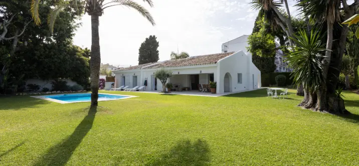 Краткосрочная аренда  отдельно стоящей виллы в San Pedro de Alcántara 0