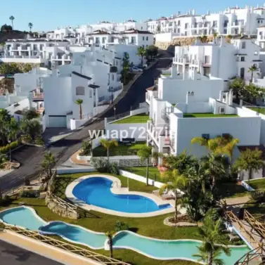 Venta de apartamento en planta media en Benahavís