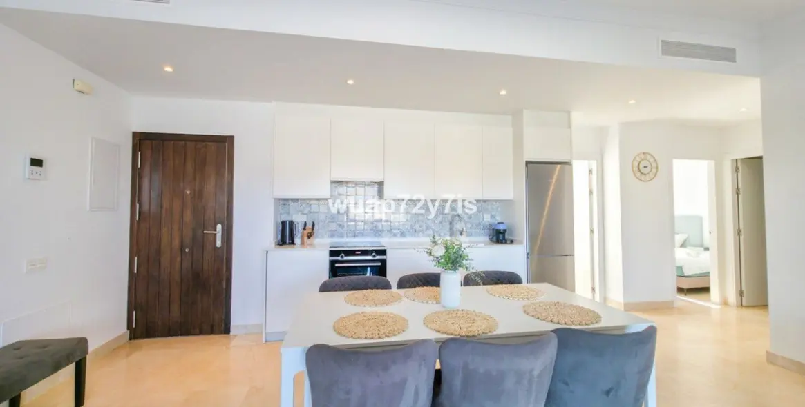 Venta de apartamento en planta media en Benahavís 4