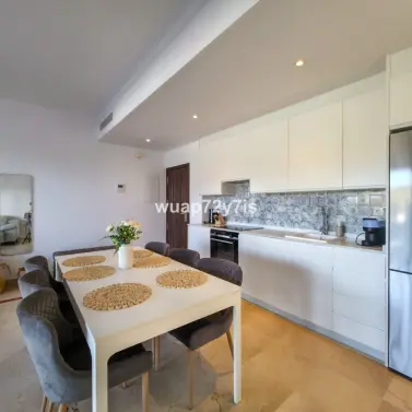 Venta de apartamento en planta media en Benahavís