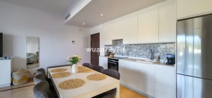 Venta de apartamento en planta media en Benahavís 4