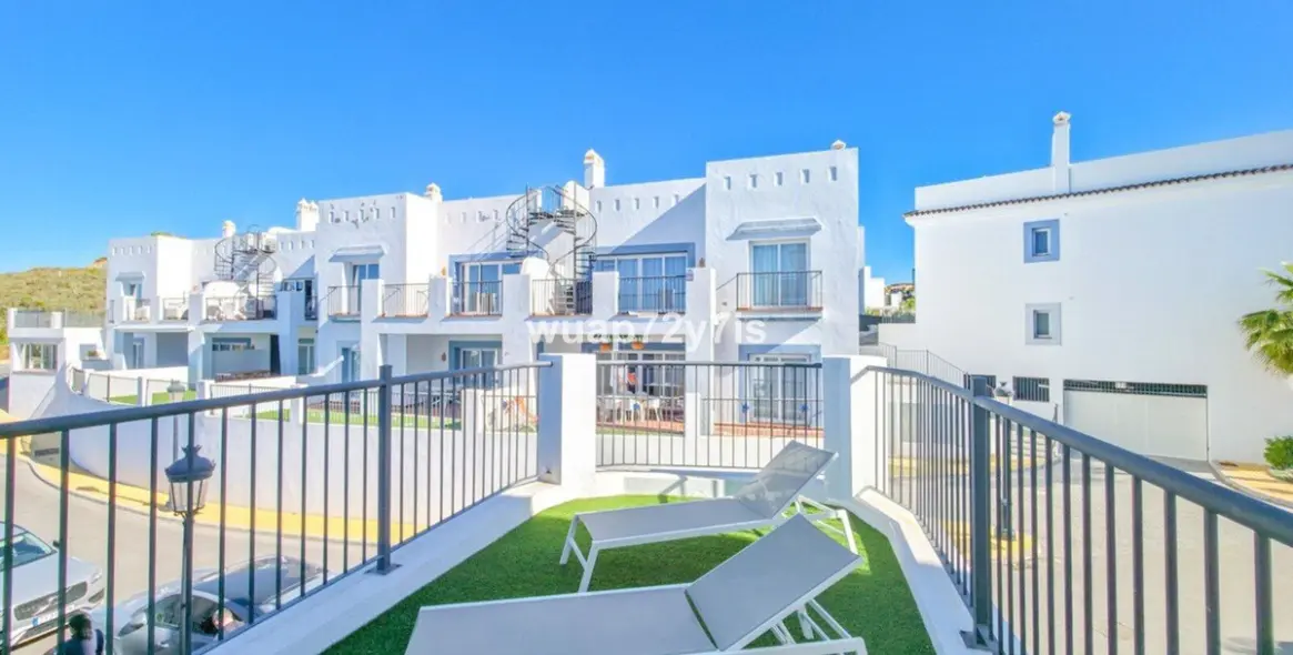 Venta de apartamento en planta media en Benahavís 9