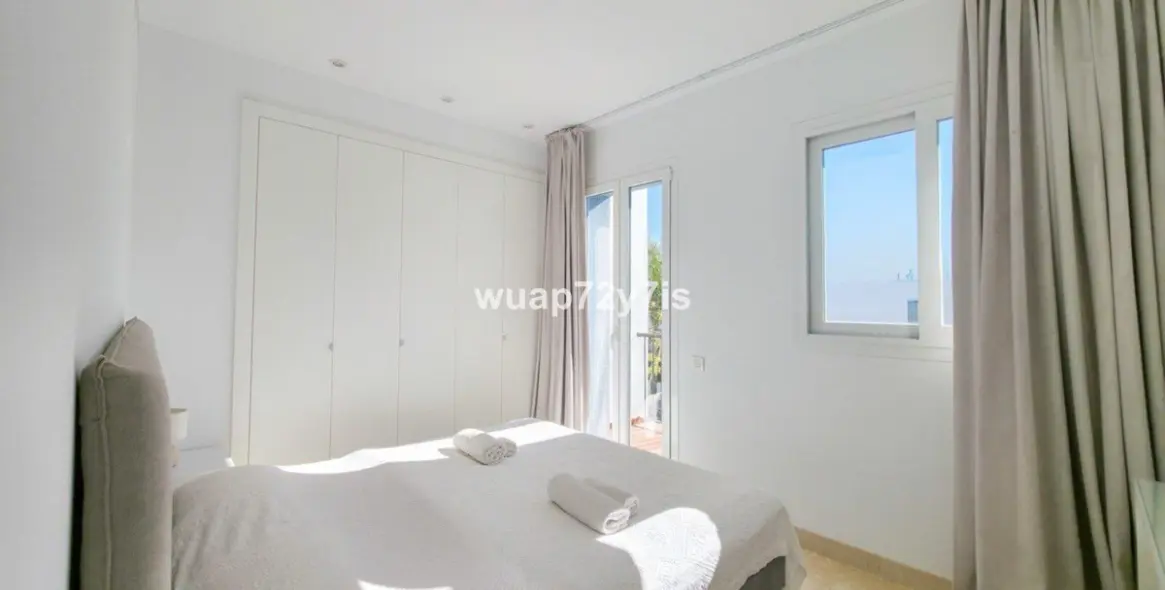 Venta de apartamento en planta media en Benahavís 12